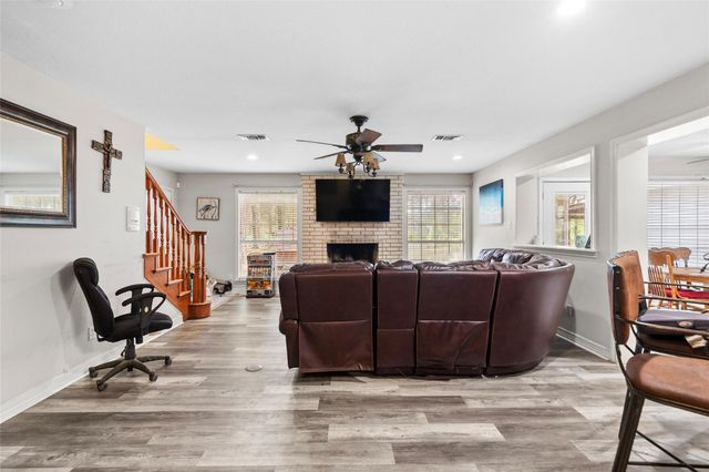 1216 N Walker Road, Cleveland, TX 77328