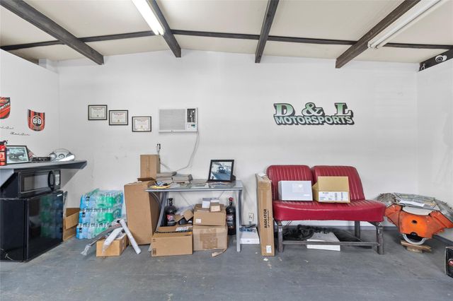 1216 N Walker Road, Cleveland, TX 77328