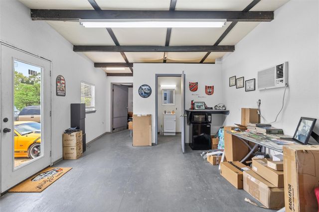 1216 N Walker Road, Cleveland, TX 77328