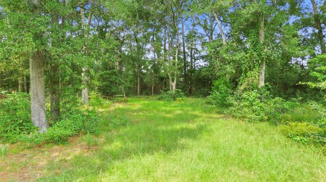 1216 N Walker Road, Cleveland, TX 77328