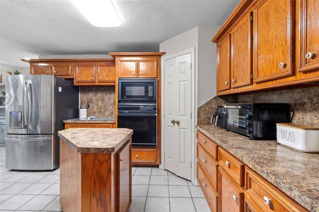 1216 N Walker Road, Cleveland, TX 77328