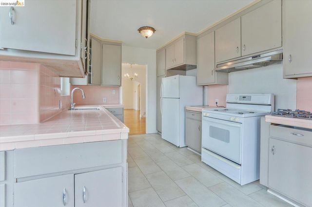 2920 76th AVE, Oakland, CA 94605