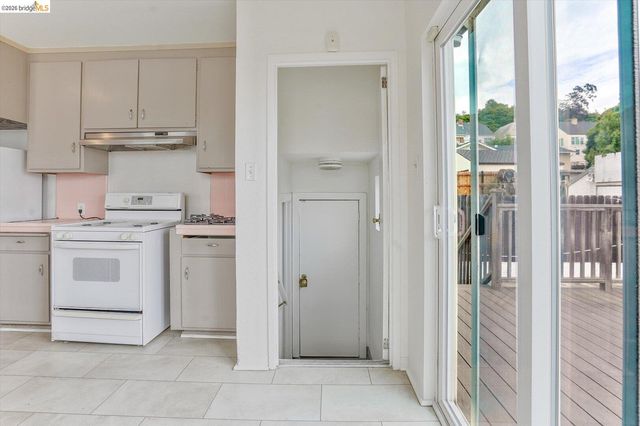 2920 76th AVE, Oakland, CA 94605
