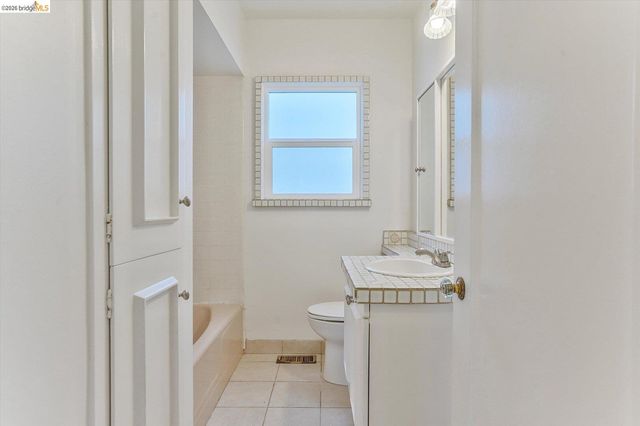 2920 76th AVE, Oakland, CA 94605