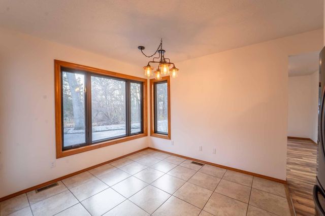 902 Foxwood Drive, Nixa, MO 65714