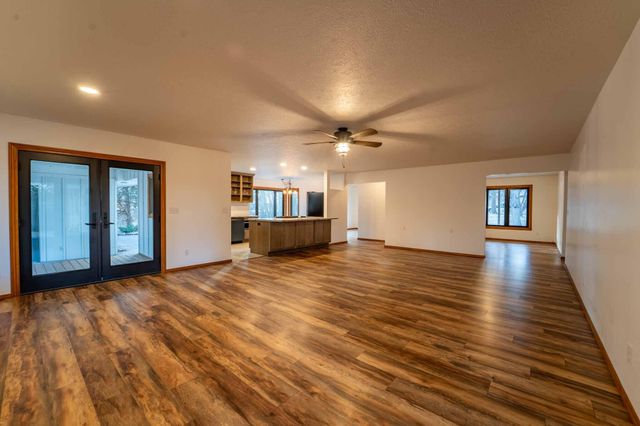 902 Foxwood Drive, Nixa, MO 65714