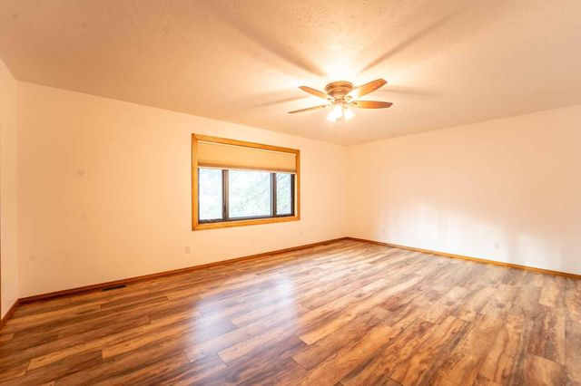 902 Foxwood Drive, Nixa, MO 65714