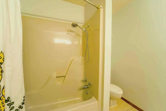 902 Foxwood Drive, Nixa, MO 65714