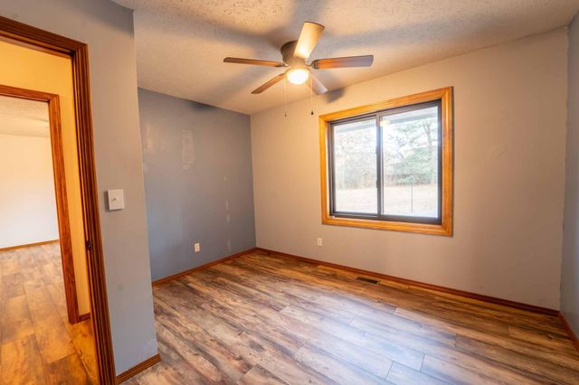 902 Foxwood Drive, Nixa, MO 65714