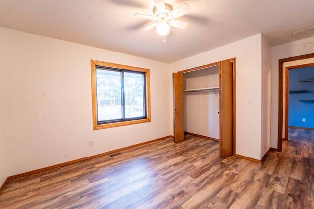 902 Foxwood Drive, Nixa, MO 65714