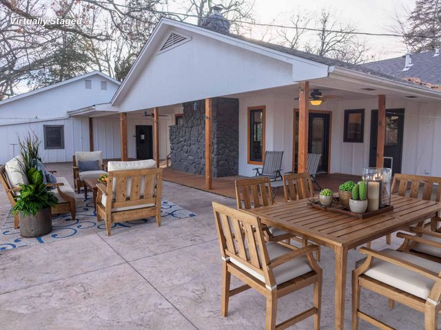 902 Foxwood Drive, Nixa, MO 65714