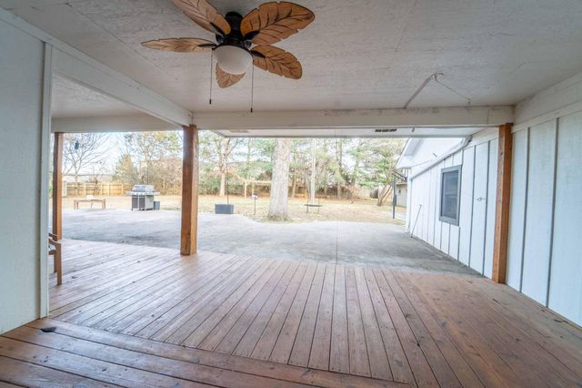 902 Foxwood Drive, Nixa, MO 65714