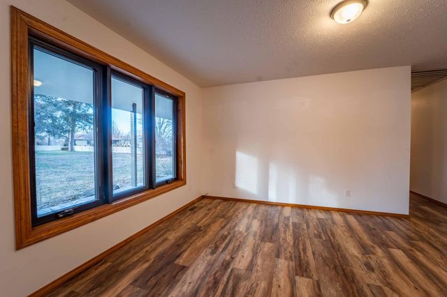 902 Foxwood Drive, Nixa, MO 65714