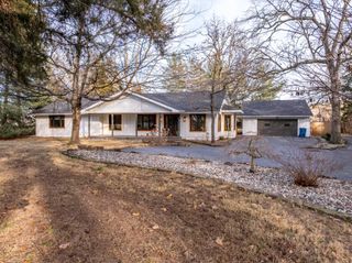 902 Foxwood Drive, Nixa, MO 65714