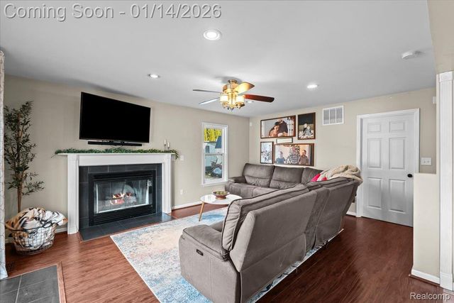 18320 Walnut Lane, Unadilla Township, MI 48137