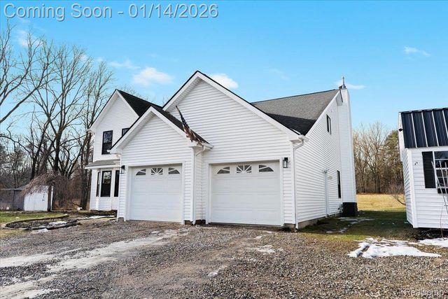 18320 Walnut Lane, Unadilla Township, MI 48137
