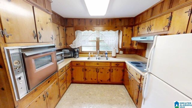 21 COUNTY ROAD 97, Bremen, AL 35033