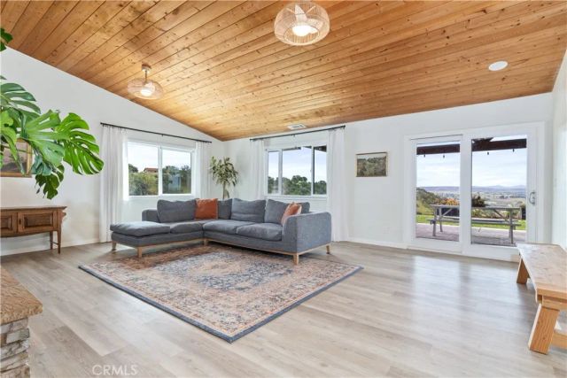 5530 El Pharo, Paso Robles, CA 93446