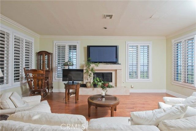 3155 Stone Oak Drive, Los Angeles, CA 90049