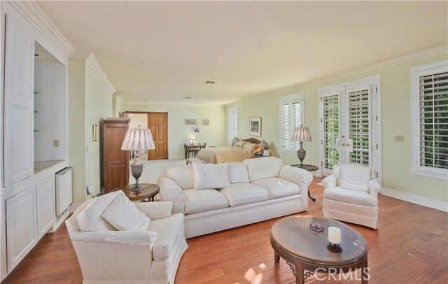 3155 Stone Oak Drive, Los Angeles, CA 90049