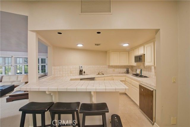 3155 Stone Oak Drive, Los Angeles, CA 90049