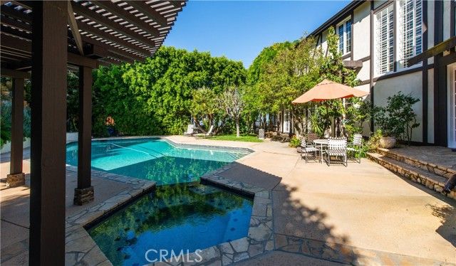 3155 Stone Oak Drive, Los Angeles, CA 90049