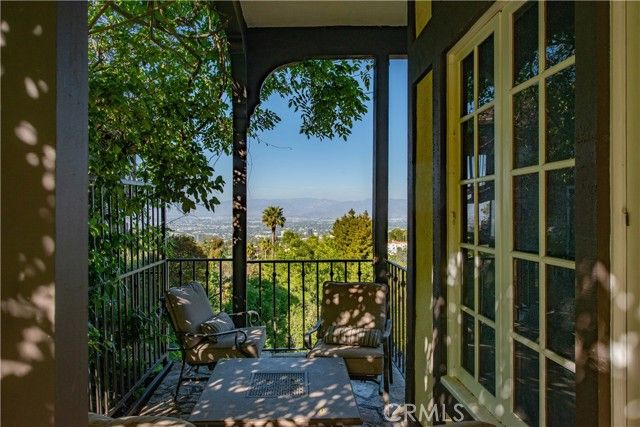 3155 Stone Oak Drive, Los Angeles, CA 90049