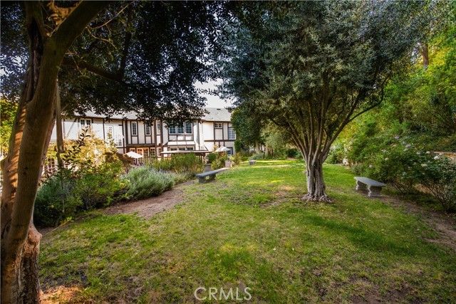 3155 Stone Oak Drive, Los Angeles, CA 90049