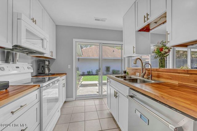908 Summerlin Falls Court, Wilmington, NC 28412