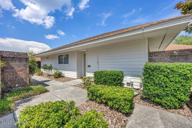 908 Summerlin Falls Court, Wilmington, NC 28412