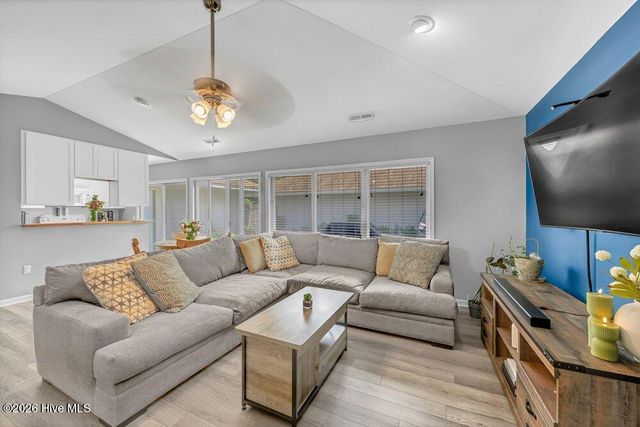 908 Summerlin Falls Court, Wilmington, NC 28412