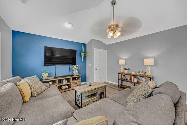 908 Summerlin Falls Court, Wilmington, NC 28412