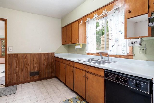1538 Vernon Avenue, Beloit, WI 53511