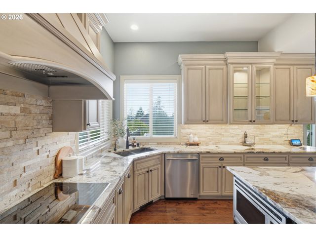 5237 Nw FERNRIDGE Dr, Camas, WA 98607