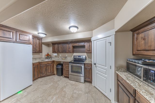 2529 N 1000 E, Layton, UT 84041