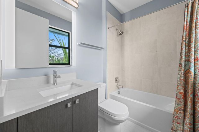 625 NE 22nd Drive, Wilton Manors, FL 33305