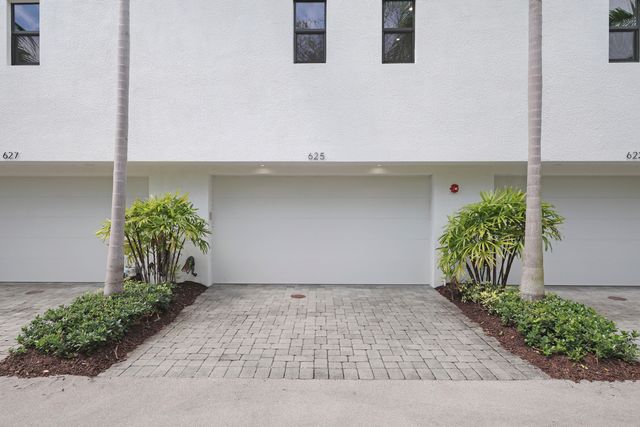 625 NE 22nd Drive, Wilton Manors, FL 33305