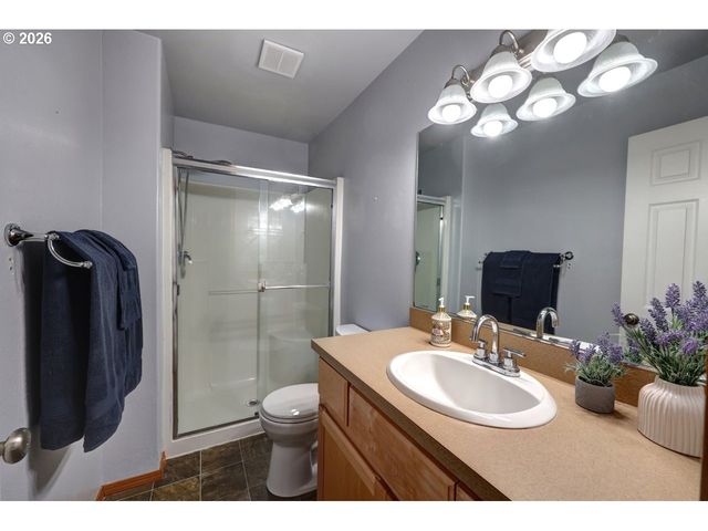 682 Nw 9TH St, Warrenton, OR 97146