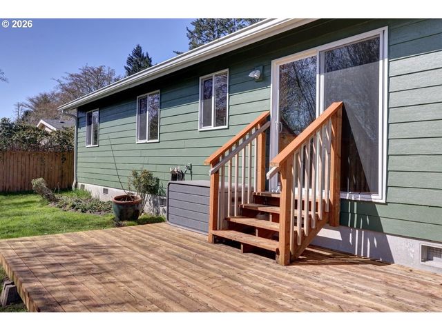 682 Nw 9TH St, Warrenton, OR 97146