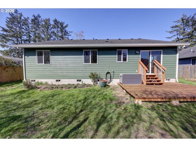 682 Nw 9TH St, Warrenton, OR 97146