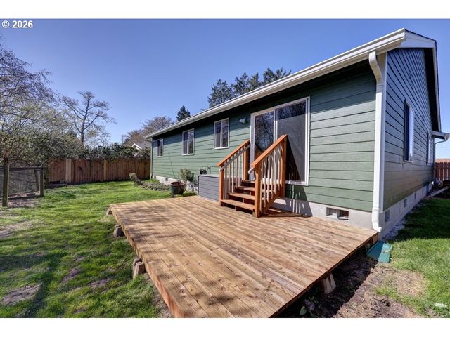 682 Nw 9TH St, Warrenton, OR 97146