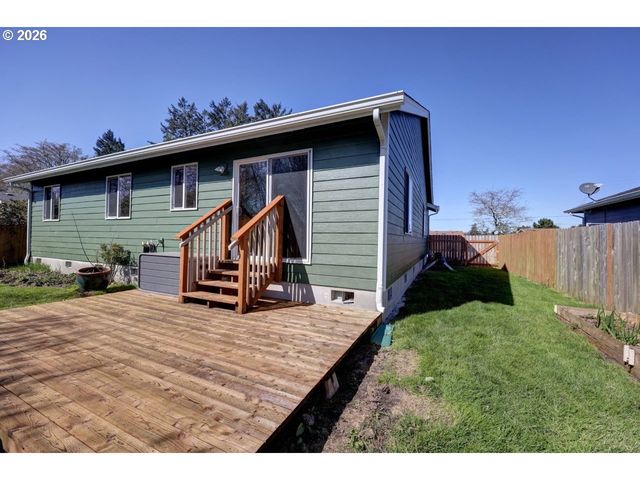 682 Nw 9TH St, Warrenton, OR 97146