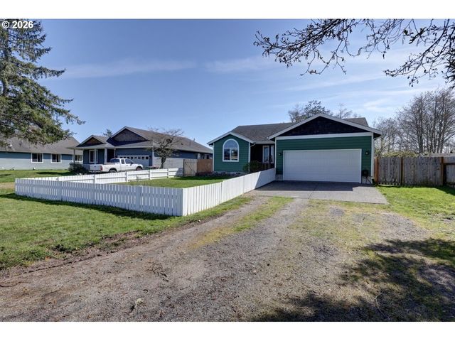 682 Nw 9TH St, Warrenton, OR 97146