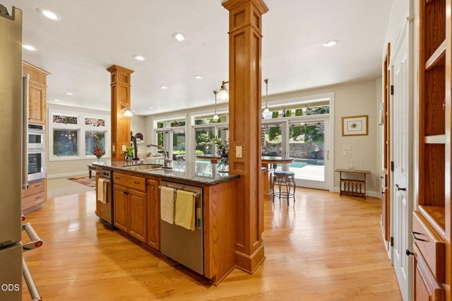 631 Seventh Fairway Drive, Medford, OR 97504