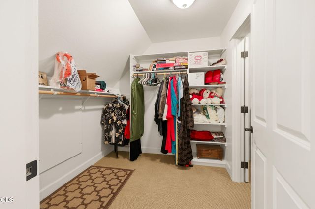 631 Seventh Fairway Drive, Medford, OR 97504