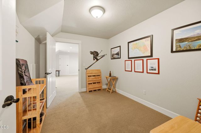 631 Seventh Fairway Drive, Medford, OR 97504