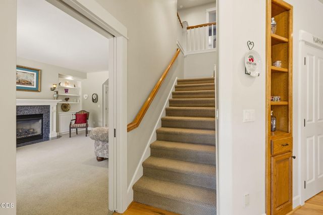 631 Seventh Fairway Drive, Medford, OR 97504
