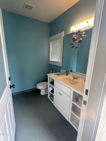 631 Seventh Fairway Drive, Medford, OR 97504