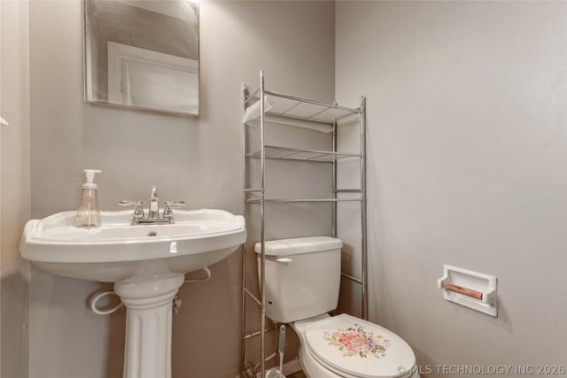 553 S 97th East Place, Tulsa, OK 74128