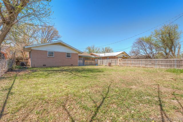 553 S 97th East Place, Tulsa, OK 74128
